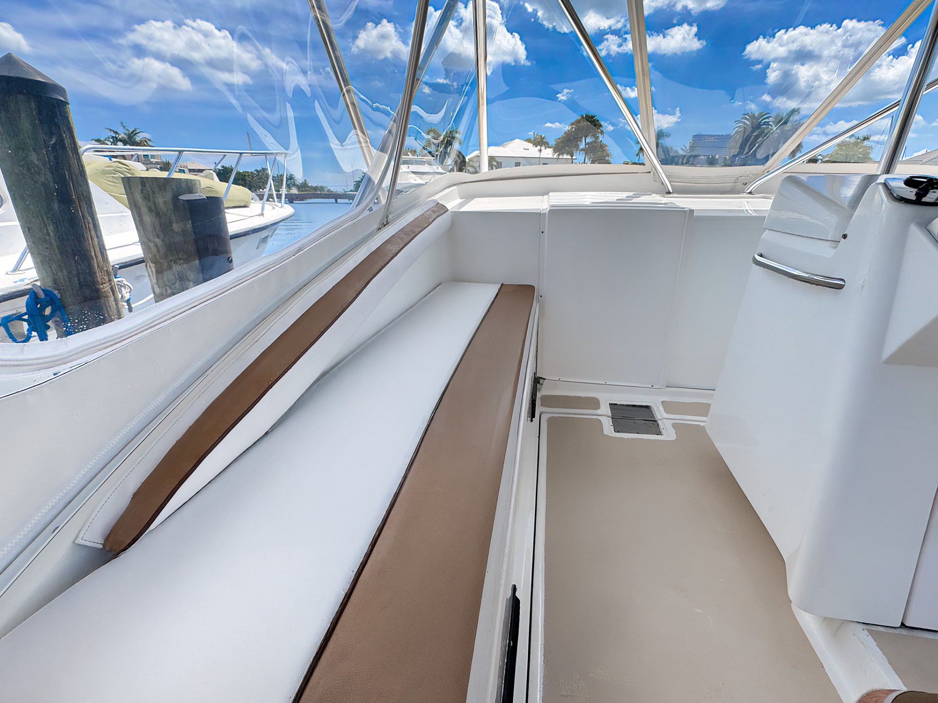 Yacht Photo 15